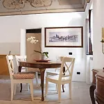 Dimora Vittoria - Maggiore Apartamento Casalzuigno